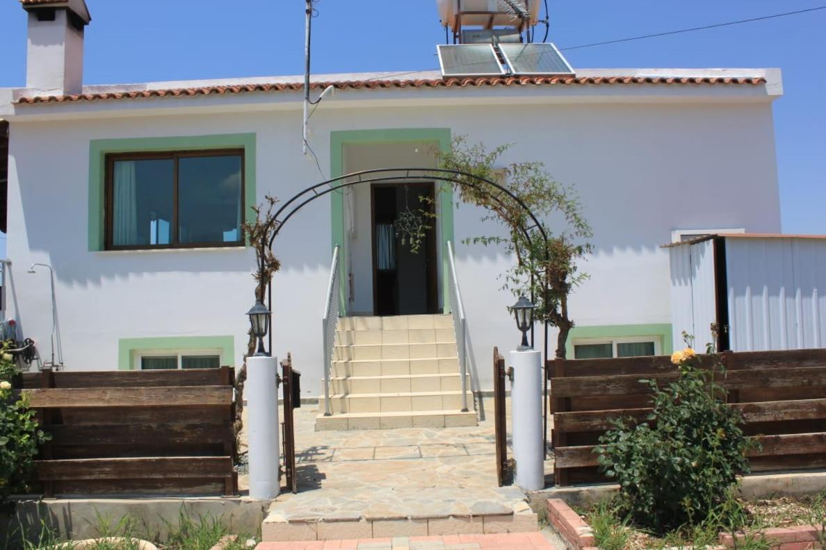 Yiannos House Villa Evrykhou Exterior photo